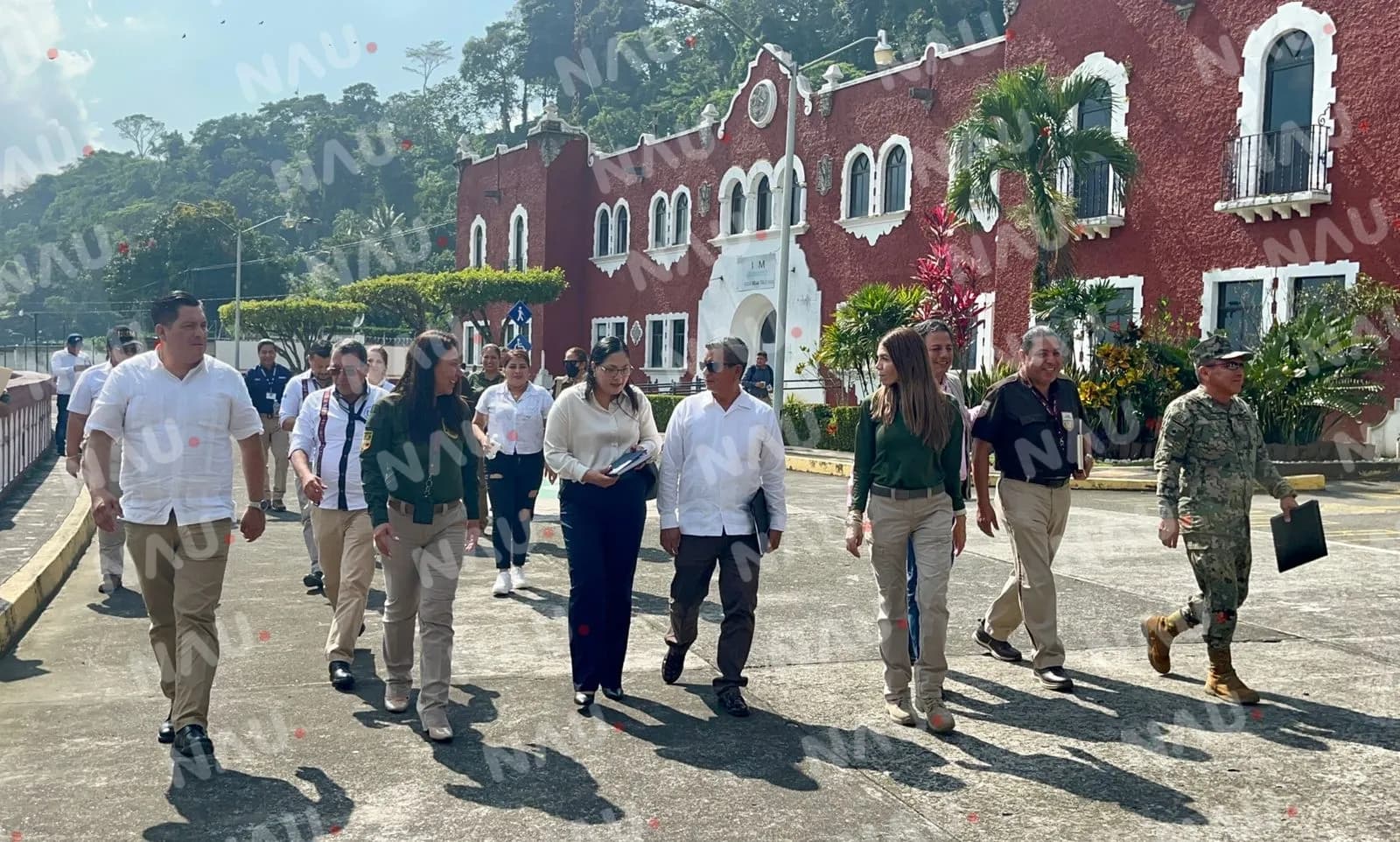 Reunión para atender a visitantes de Guatemala