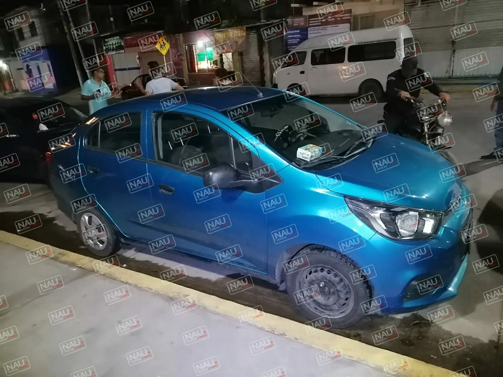 Detenido en estado de ebriedad y chocar su vehículo en la colonia Pintoresco.