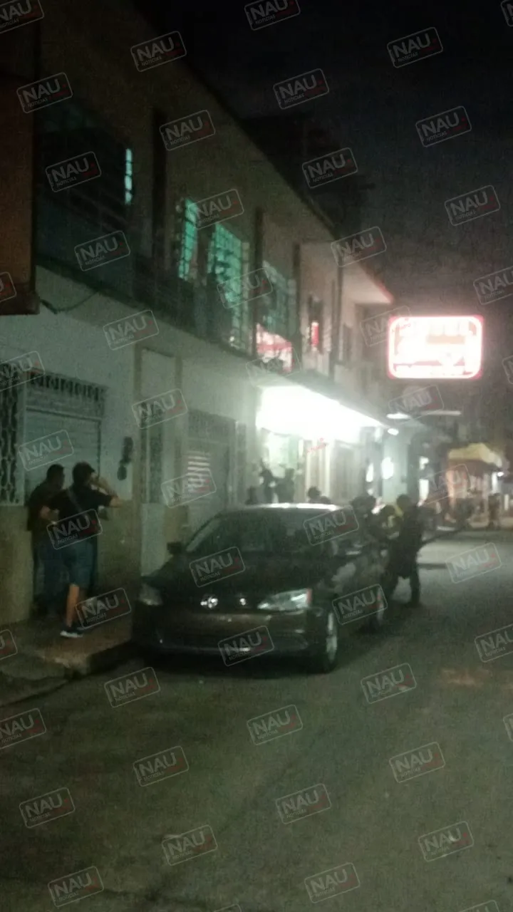 Menores haitianos ocasionan daños a un vehículo en el centro de Tapachula