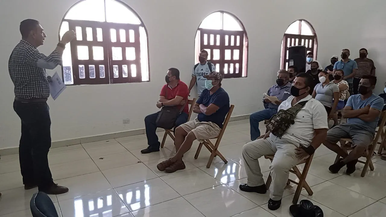 Julio Gamboa comprometido en la atención de los habitantes de Tuxtla Chico