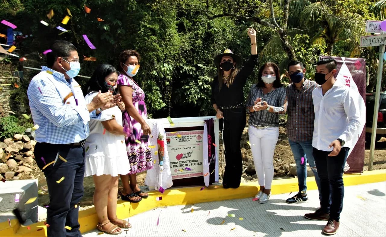 ROSY URBINA INAUGURA NUEVAS CALLES EN COLONIAS DEL NOR-ORIENTE DE TAPACHULA