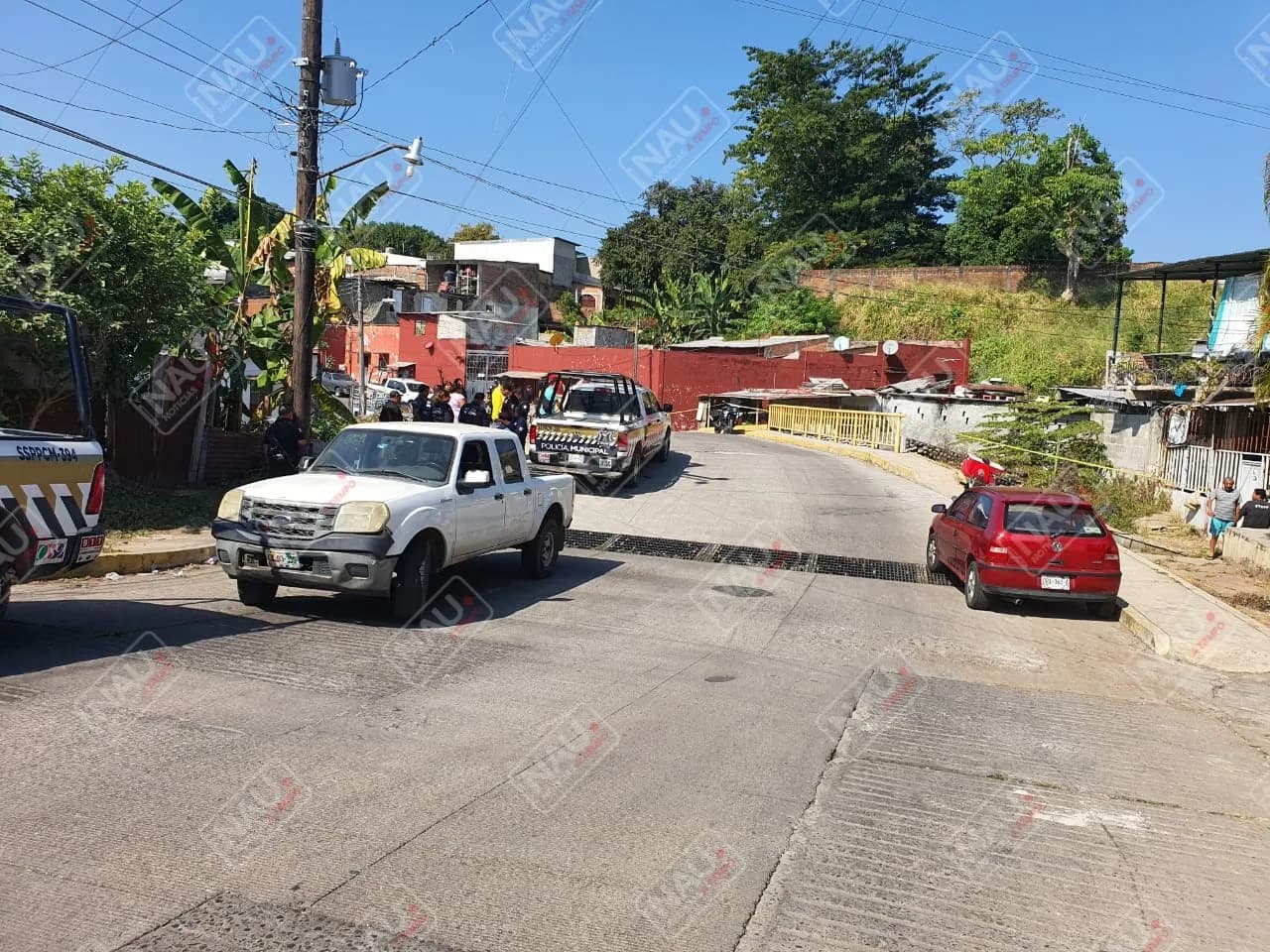 Roban vehículo y circula con placas sobre puestas