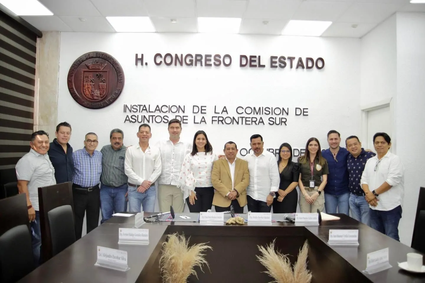 Maestra Farah Cerdio, Encargada de la Oficina de Representación del INM en Chiapas, asiste a la instalación de la Comisión de la Frontera Sur.