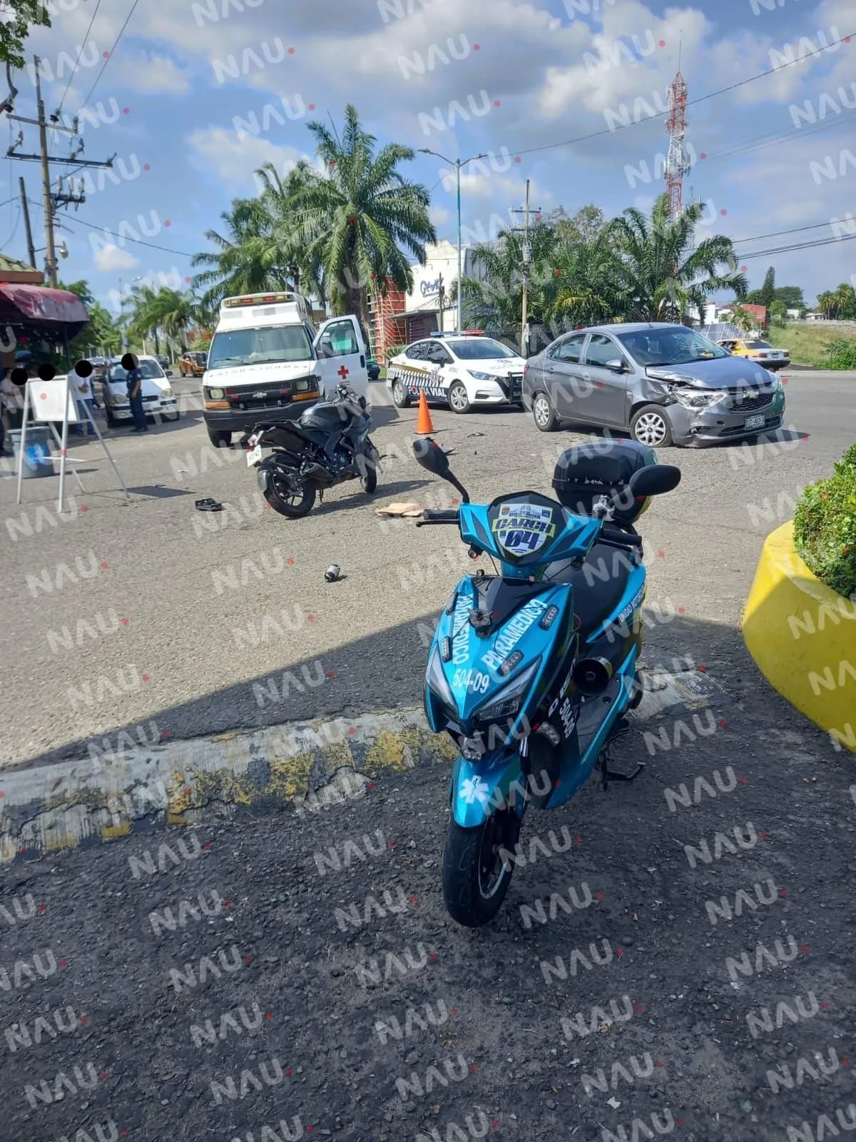 Menor lesionado al chocar contra un automóvil