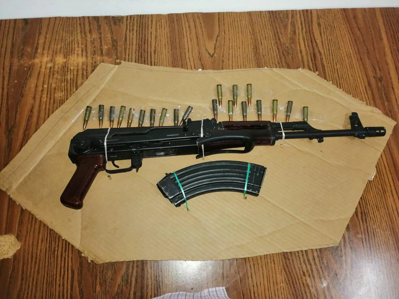 Detiene FGE a implicados en robo ejecutado con violencia y portación de arma de fuego en Tuxtla
