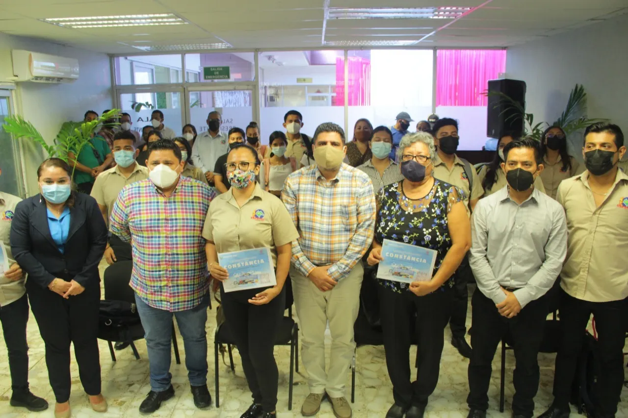 ENTREGAN RECONOCIMIENTO A PARTICIPANTES DEL TALLER DE TRÁMITES ADUANALES PARA EL PROCESO DE EXPORTACIÓN