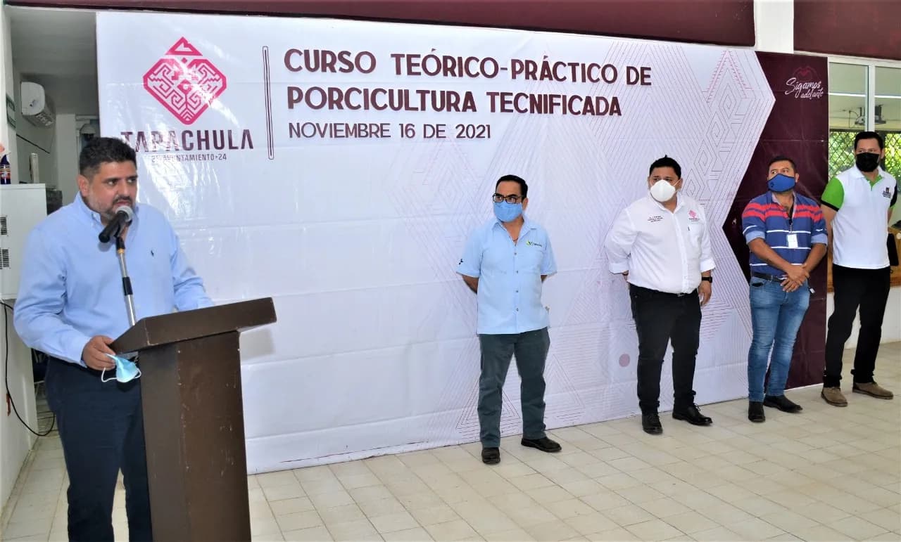 AYUNTAMIENTO REALIZA CURSO-TALLER DE PORCICULTURA PARA ESTUDIANTES DE TAPACHULA.