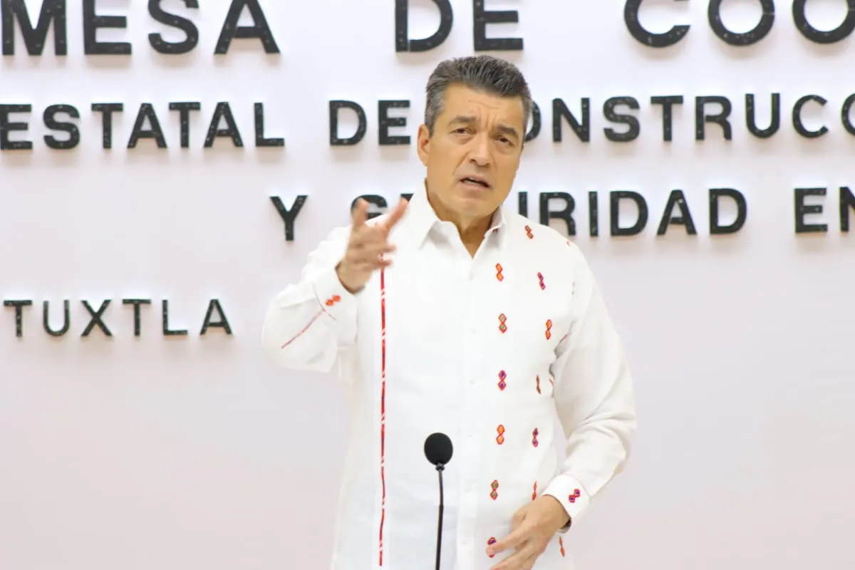 Aeronaves y vehículos acercan servicios públicos y atienden necesidades prioritarias de la población