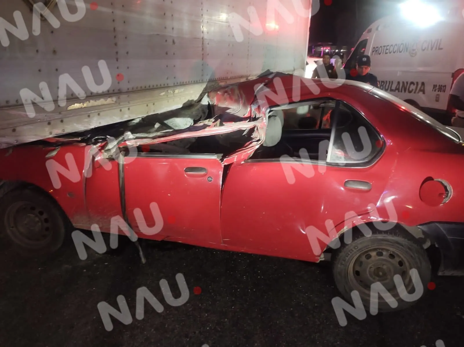 Dos lesionados deja accidente entre un tráiler y un vehículo con placas particulares en Suchiate