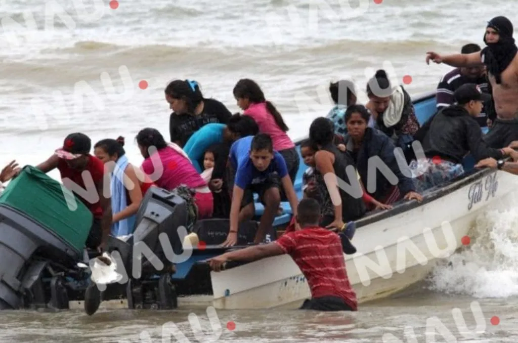 Polleros utilizan lanchas, invisibles para la Marina de México