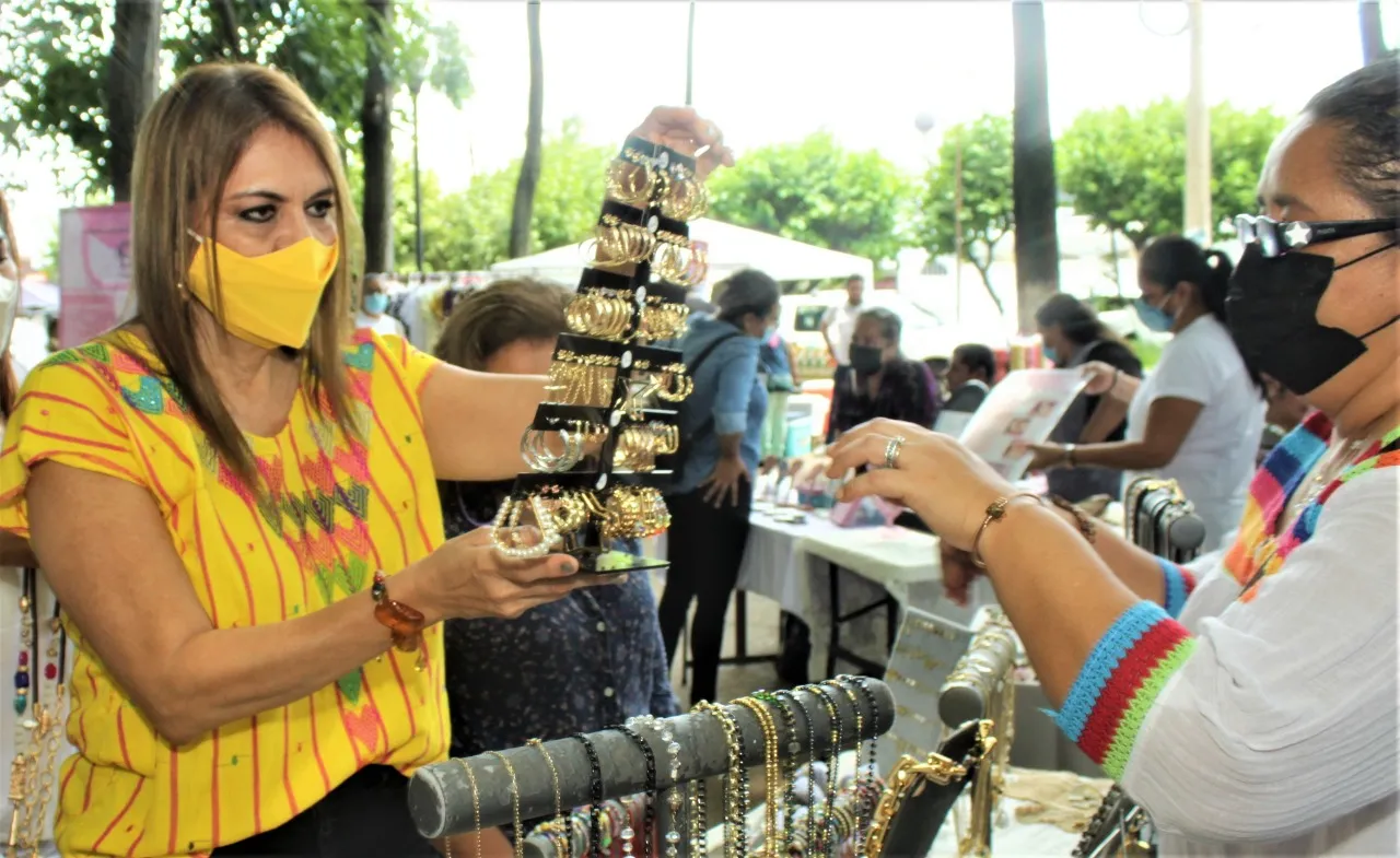 TIANGUIS A TU COLONIA Y NOCHES DE SABOR PUNTO DE ENCUENTRO FAMILIAR Y EMPRESARIAL: ROSY URBINA