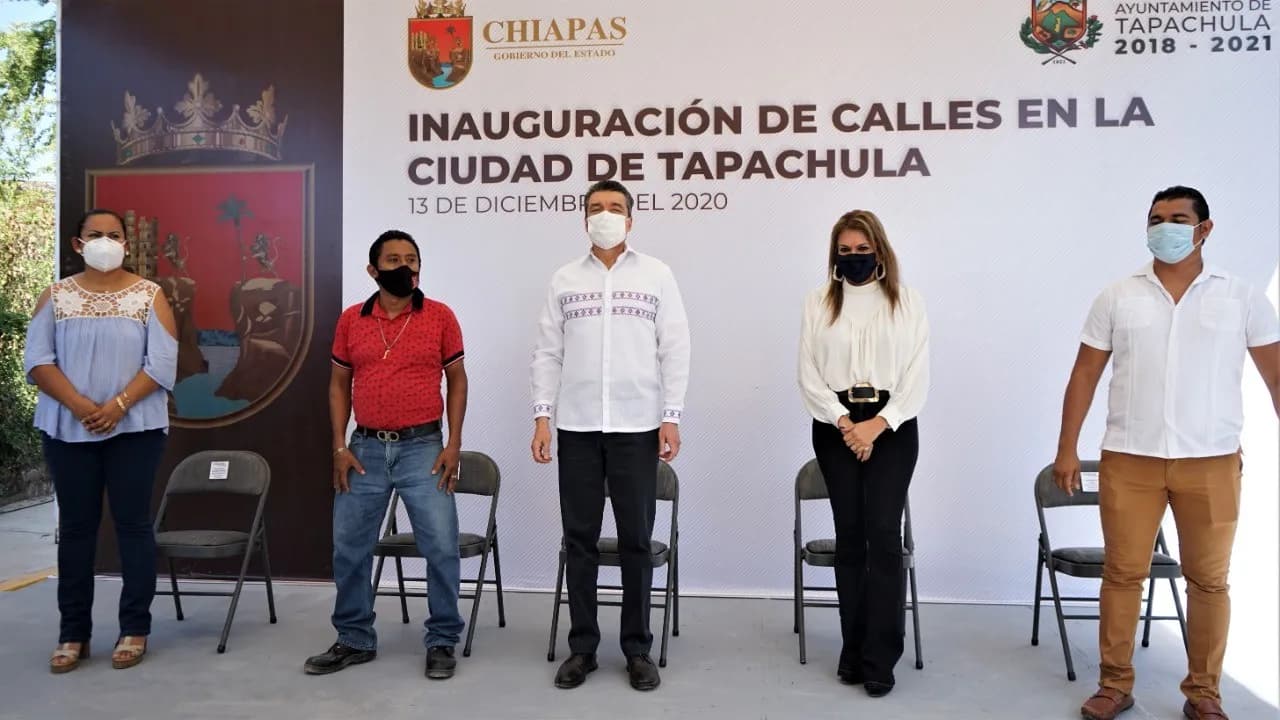 CON LA PRESENCIA DEL GOBERNADOR DEL ESTADO SE INAUGURAN OBRAS EN COLONIAS DE TAPACHULA