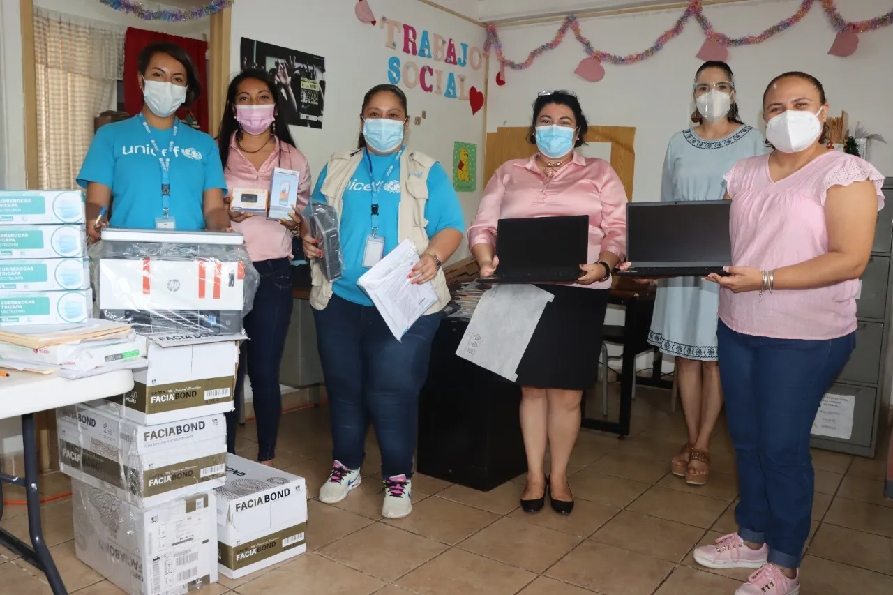 UNICEF DONA ARTÍCULOS DE HIGIENE Y EQUIPO DE OFICINA AL SDIF TAPACHULA