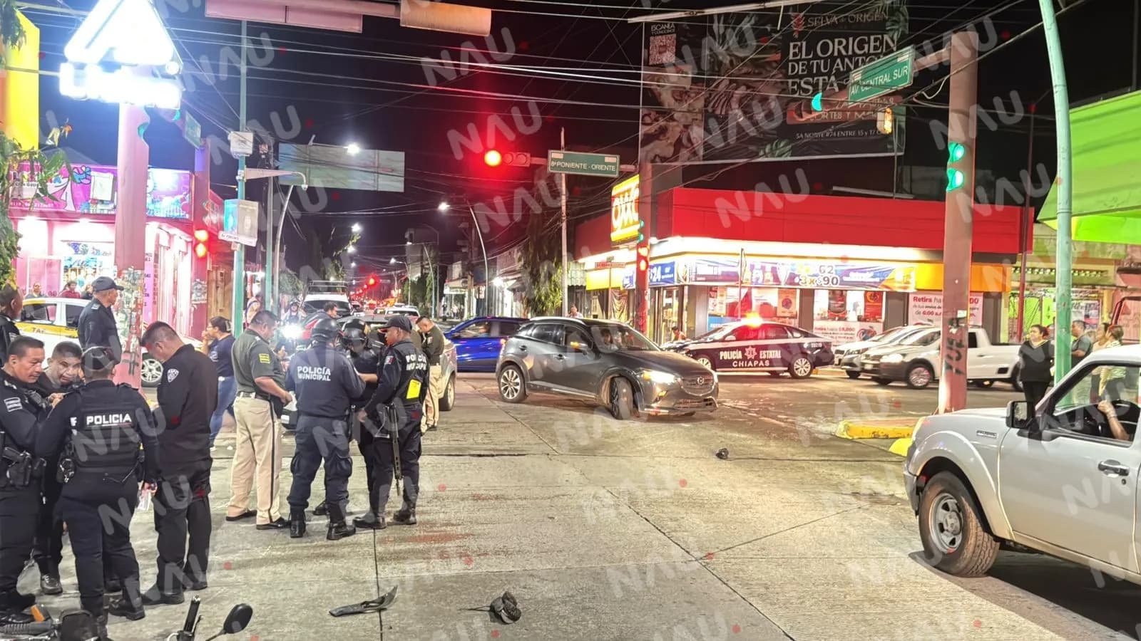 Grave accidente entre motocicleta y automóvil en el centro de Tapachula