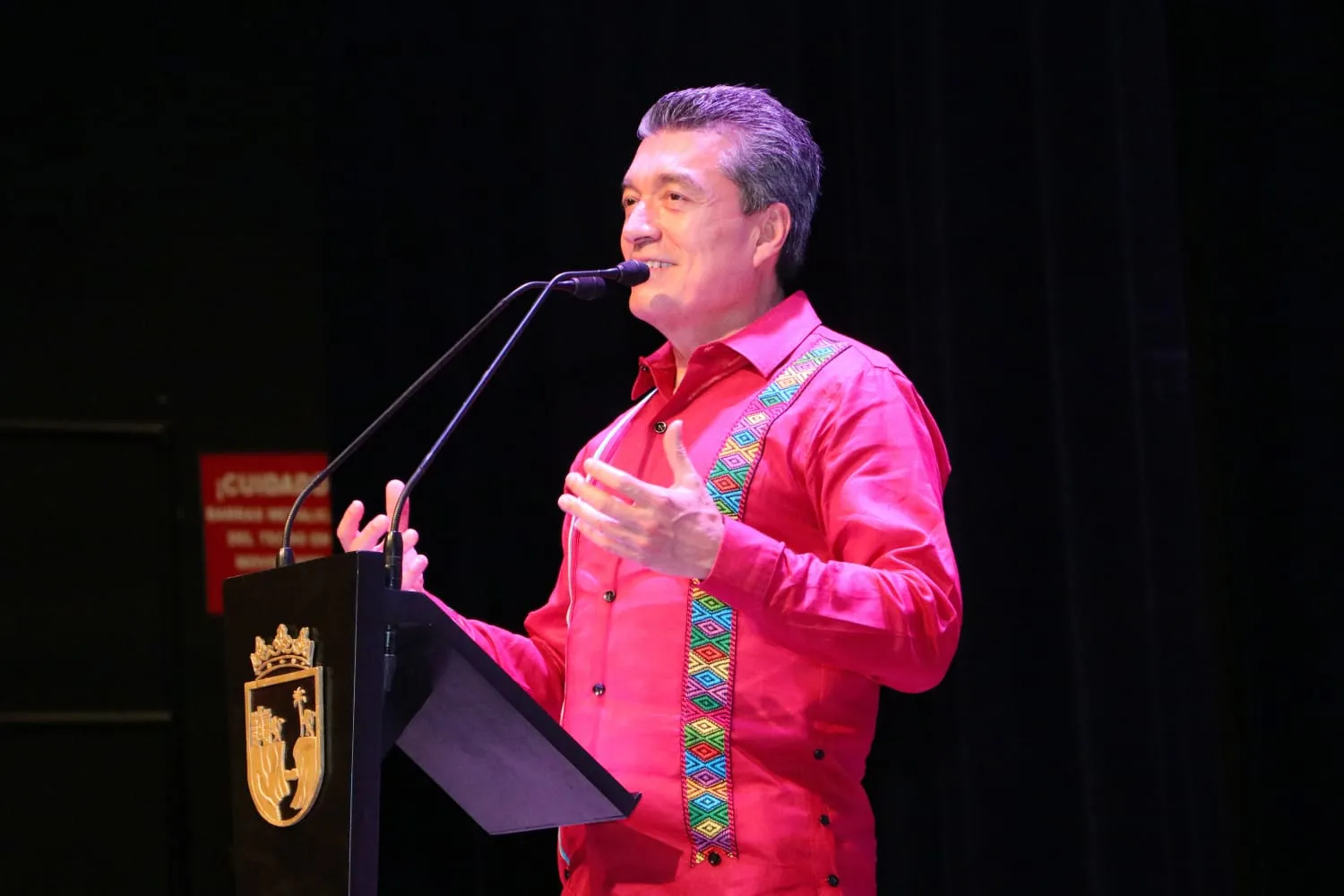 Participa Rutilio Escandón en la clausura de los Foros Juveniles Transformando Realidades