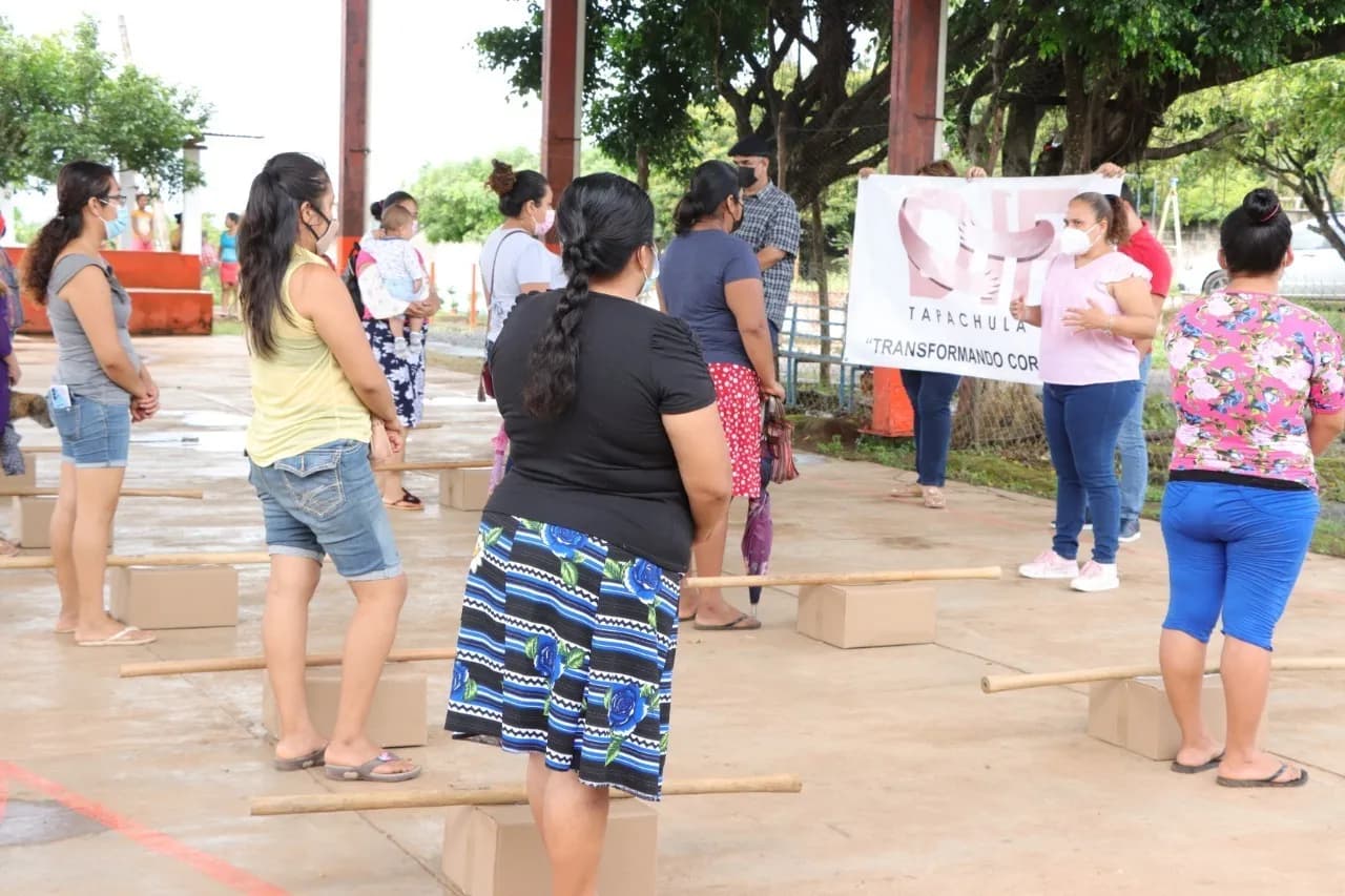 DIF TAPACHULA ENTREGA MATERIALES PARA HUERTOS FAMILIARES
