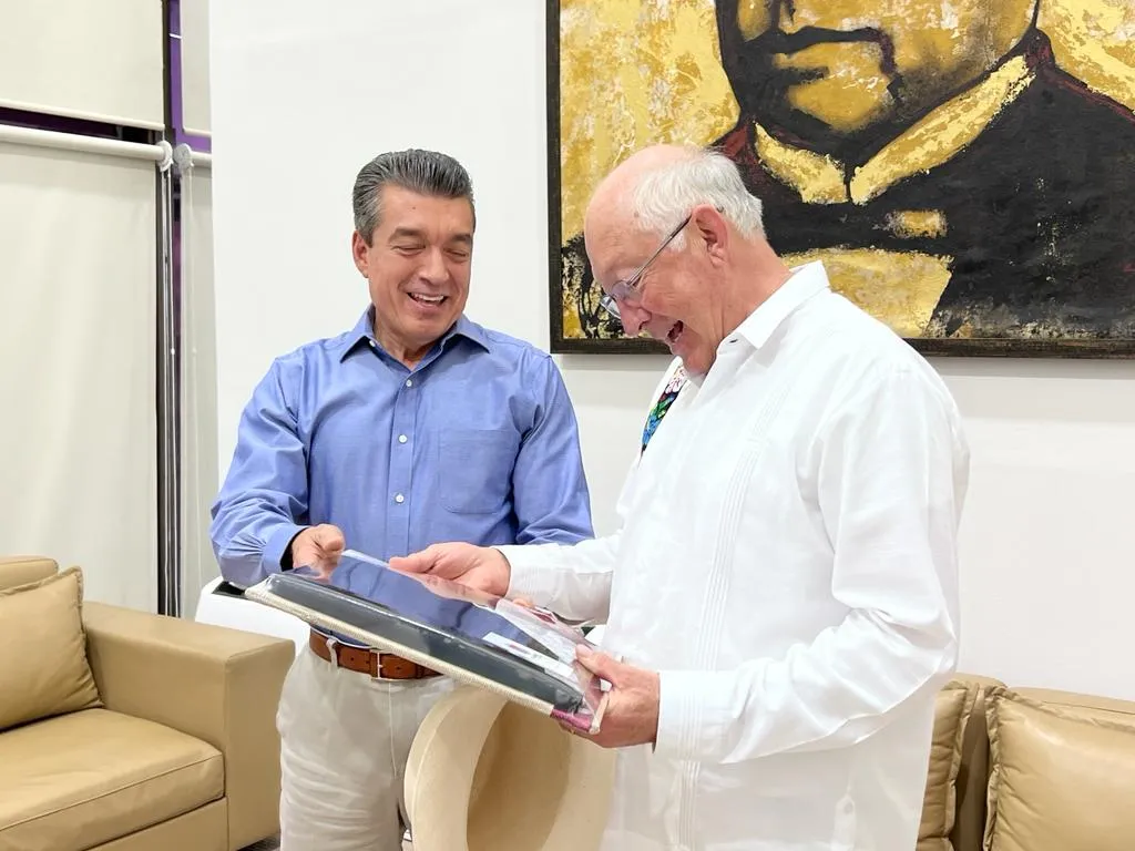 Rutilio Escandón se reúne con el embajador de EUA en México, Ken Salazar