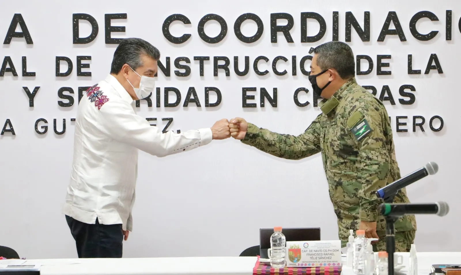 Llama Rutilio Escandón a protegerse de las bajas temperaturas y vacunarse contra el COVID-19