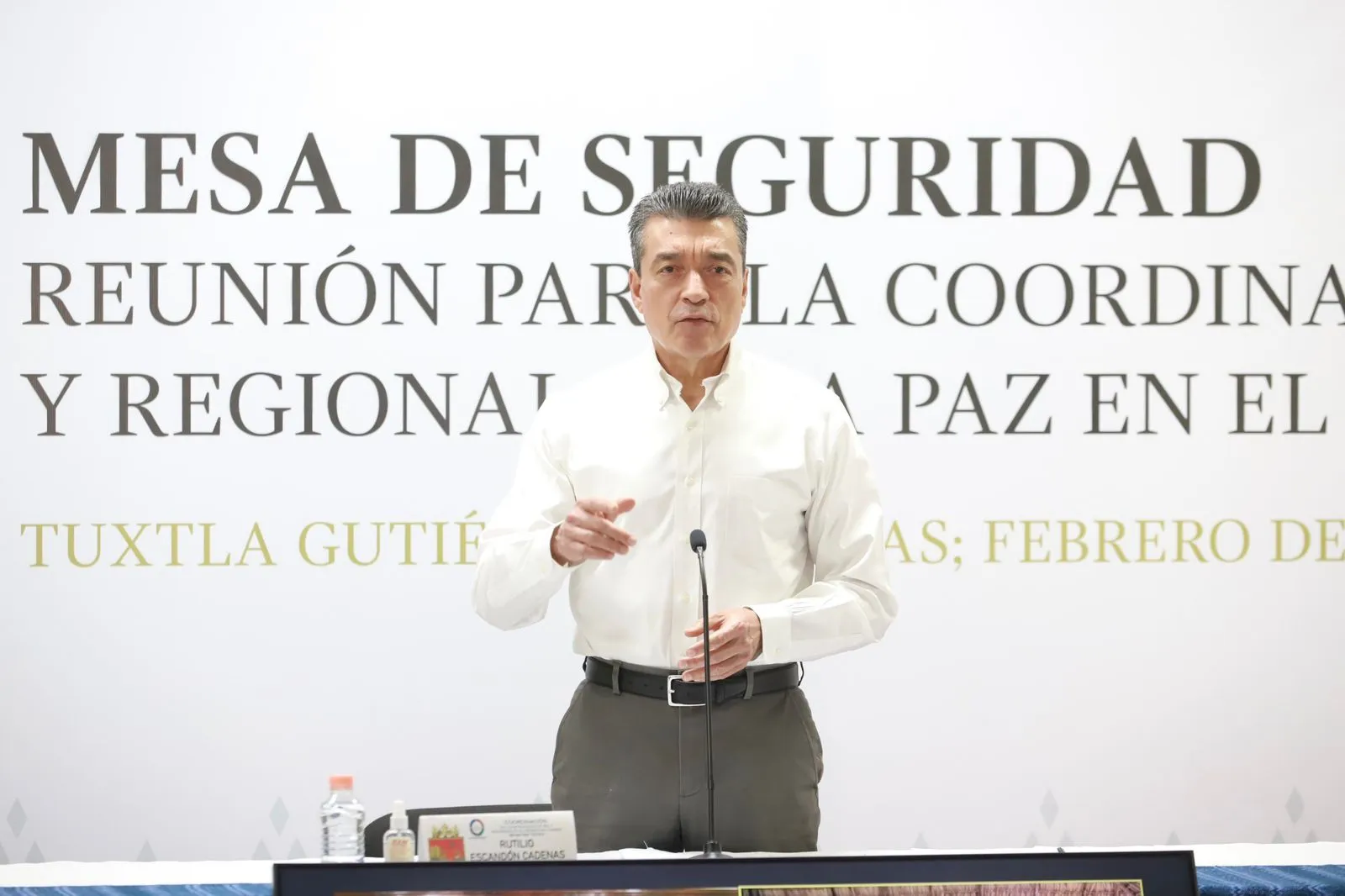 Pide Rutilio Escandón abstenerse de actividades en el mar por posibilidad de oleajes altos