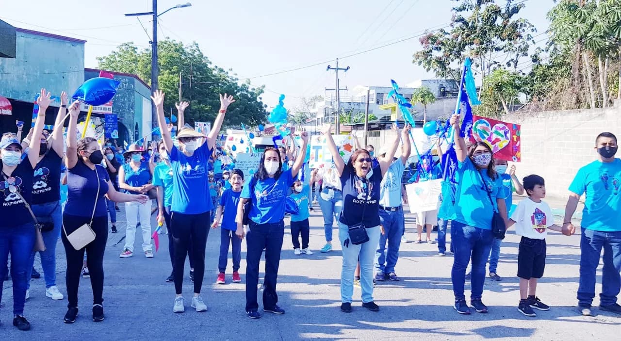 DIF TAPACHULA REALIZÓ CAMINATA DE CONCIENTIZACIÓN POR EL DÍA DEL AUTISMO