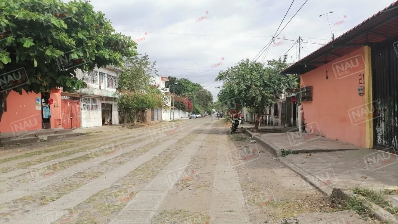 Asaltantes se roban motocicleta con lujo de violencia
