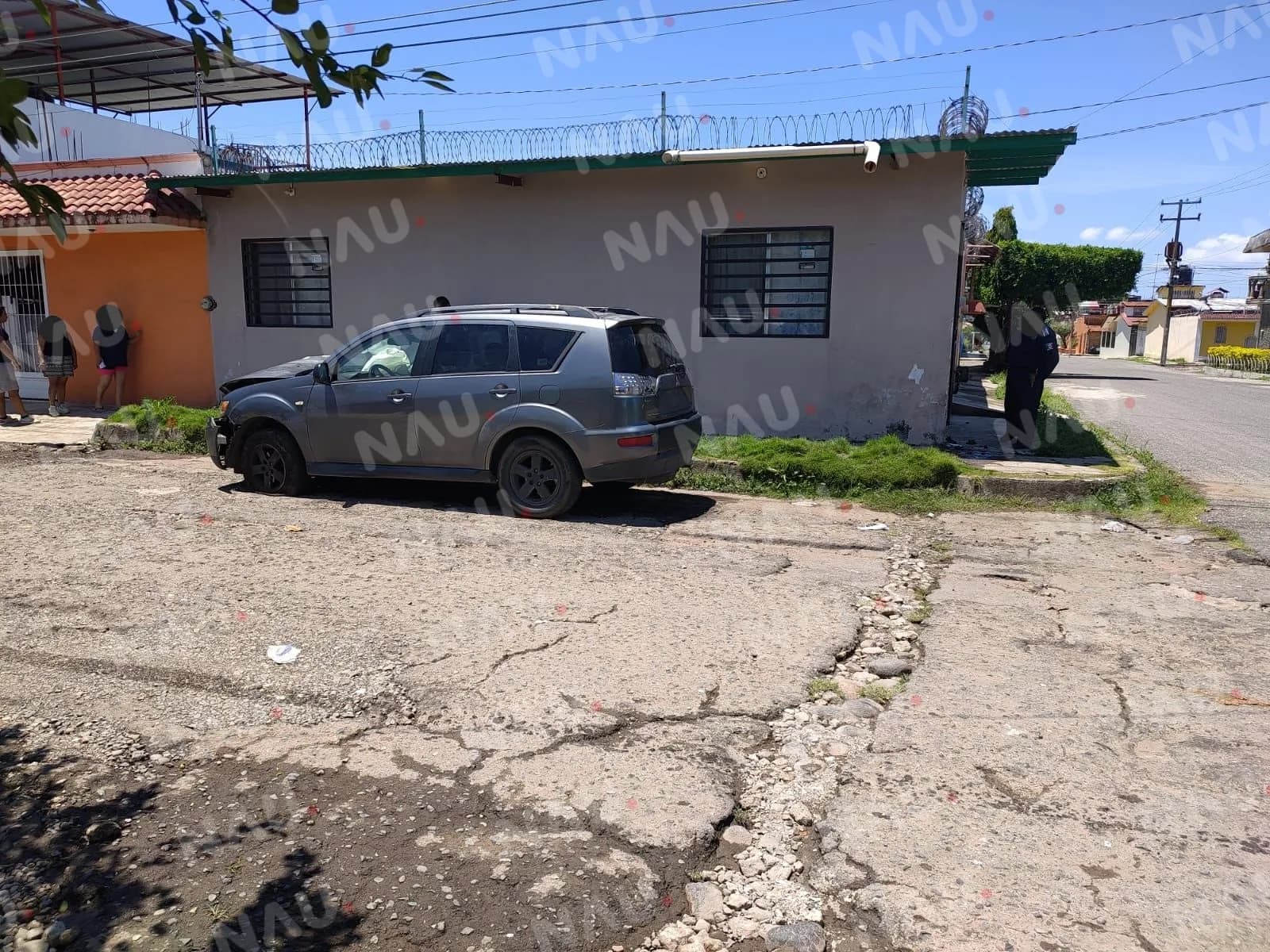Abandonan camioneta con huellas de choque en Tapachula