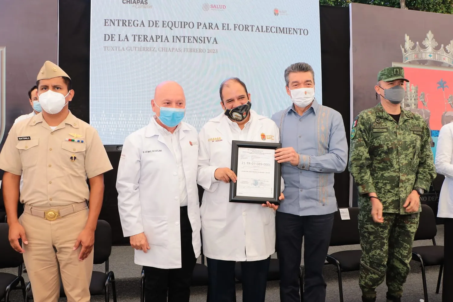 Rutilio Escandón entrega equipos para el fortalecimiento de la Terapia Intensiva en el estado