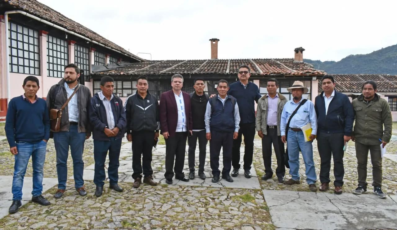 Gobiernos Federal y Estatal sumados para atender y responder a las demandas de la población de Acteal