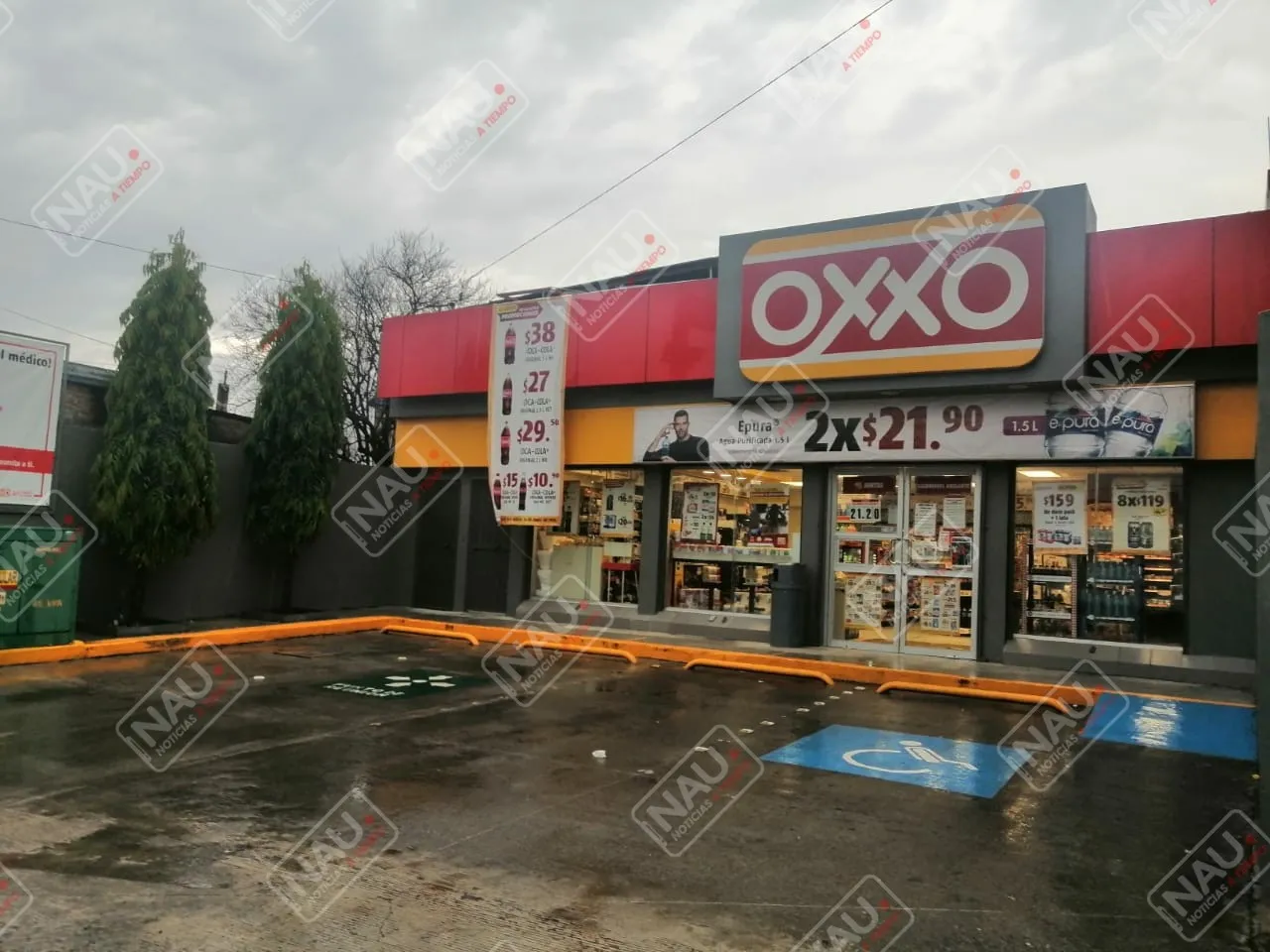 Roban en dos tiendas Oxxo