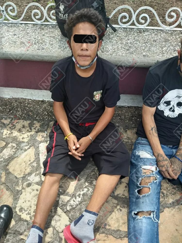 Fumaban marihuana en la vía pública