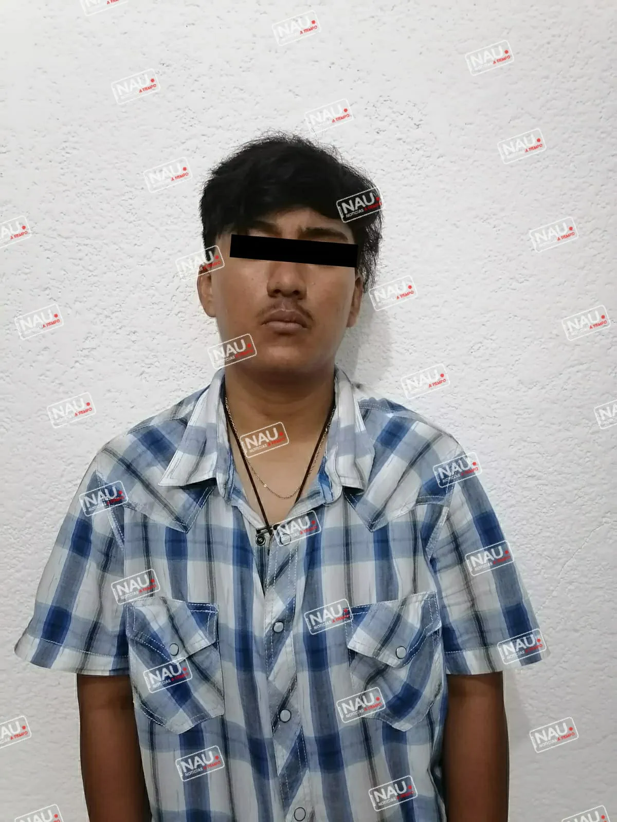 Detienen a sujeto con bolsitas de marihuana.