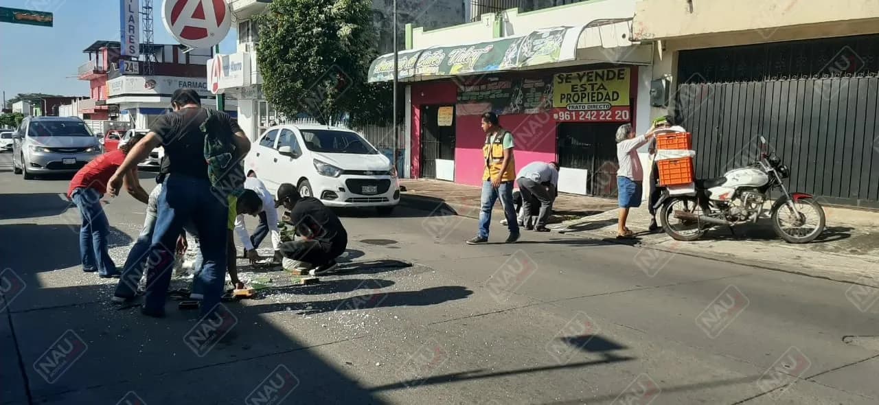 Vehículo no identificado impacta a vendedor de queso