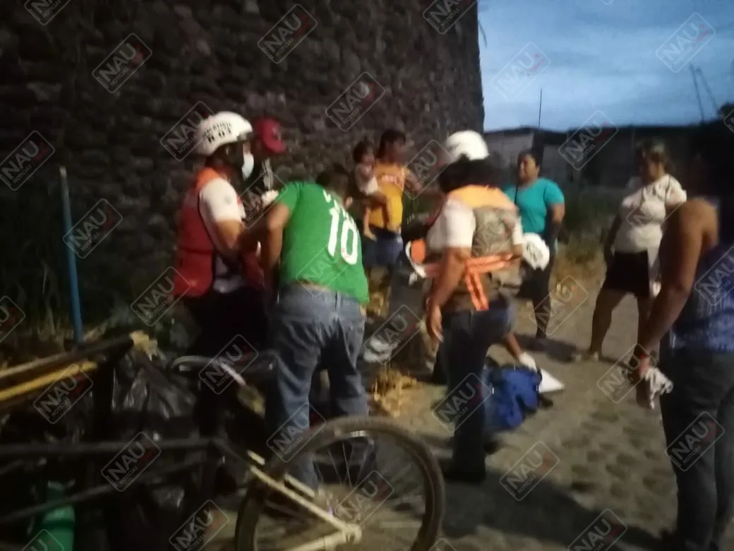Se volcó en el triciclo de carga en la Colonia Los Reyes
