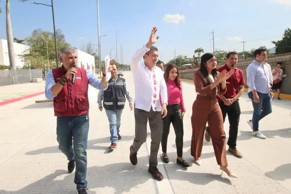 Rutilio Escandón encabeza inicio de circulación parcial a la altura del Paso a Desnivel de la Torre Chiapas
