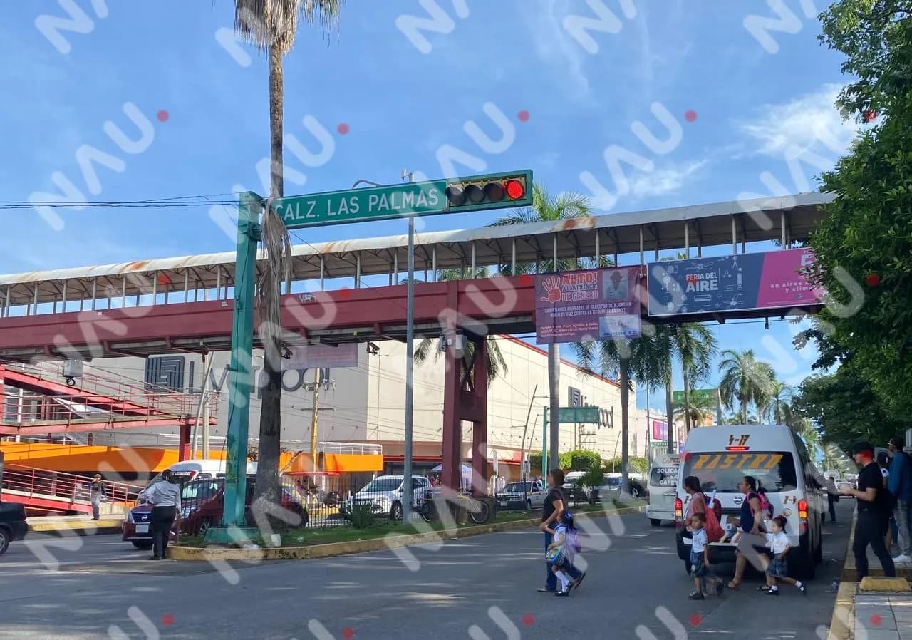 Cuelgan mantas en puentes de Tapachula contra actitud machista y misógina de transportista
