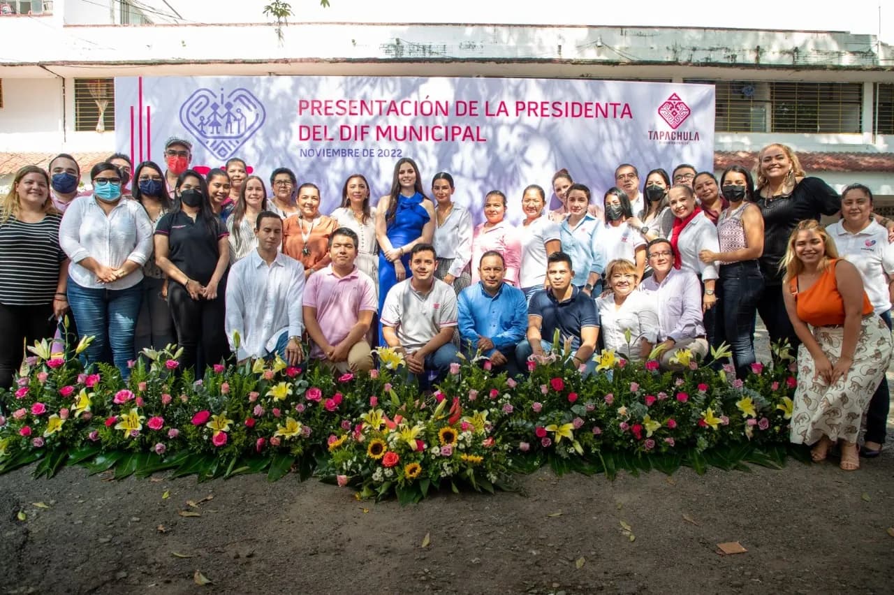 IRENE RUBIERA URBINA TOMA POSESIÓN COMO PRESIDENTA HONORARIA DEL SIDF TAPACHULA