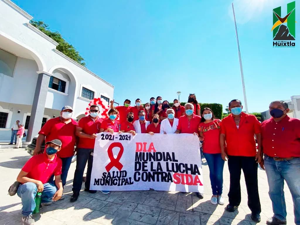 En el marco del “Día mundial de la lucha contra el VIH”, el H. Ayuntamiento que Preside el C.P. Carlos Eduardo Salazar Gam y la Mtra. Georgina Coutiño Verdugo.