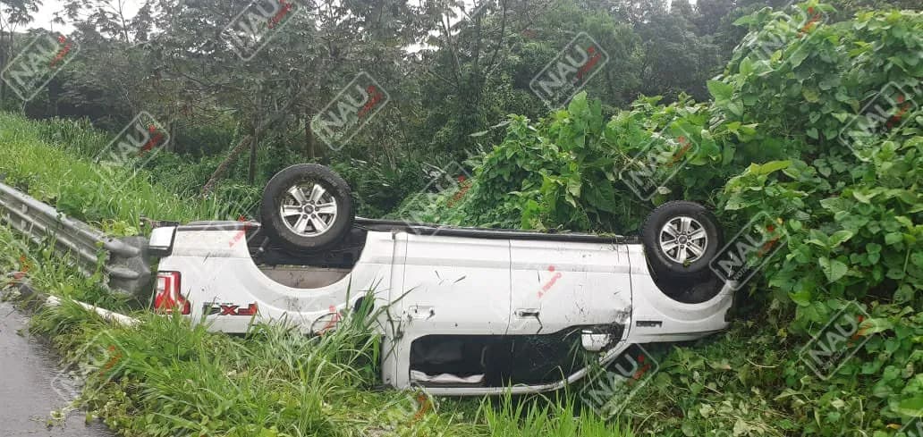 Vuelca camioneta sobre la carretera Tuxtla Chico – Tapachula