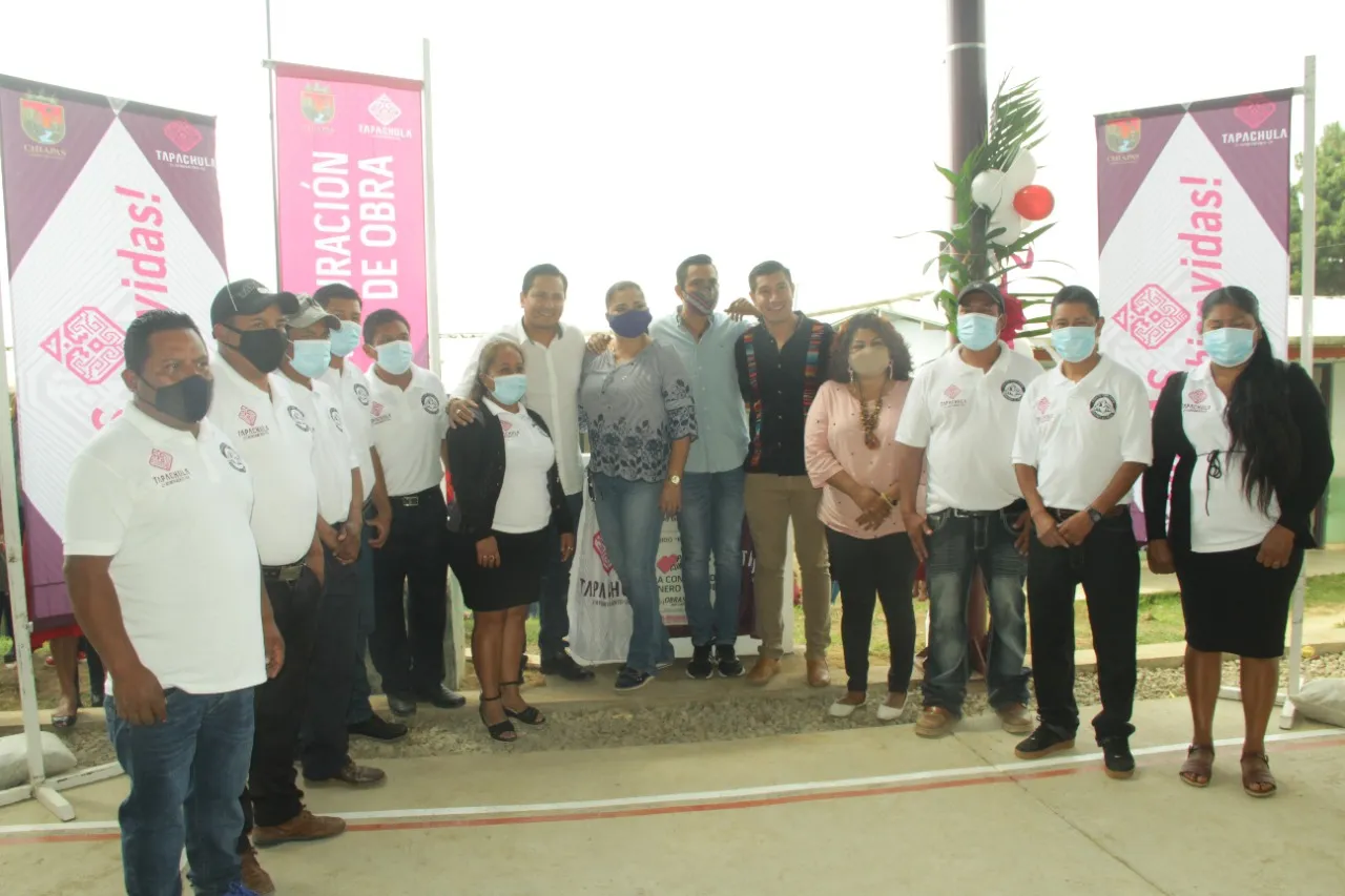 AYUNTAMIENTO DE TAPACHULA CUMPLE CON ENTREGA DE OBRA EN EL BARRIO EL PINAL