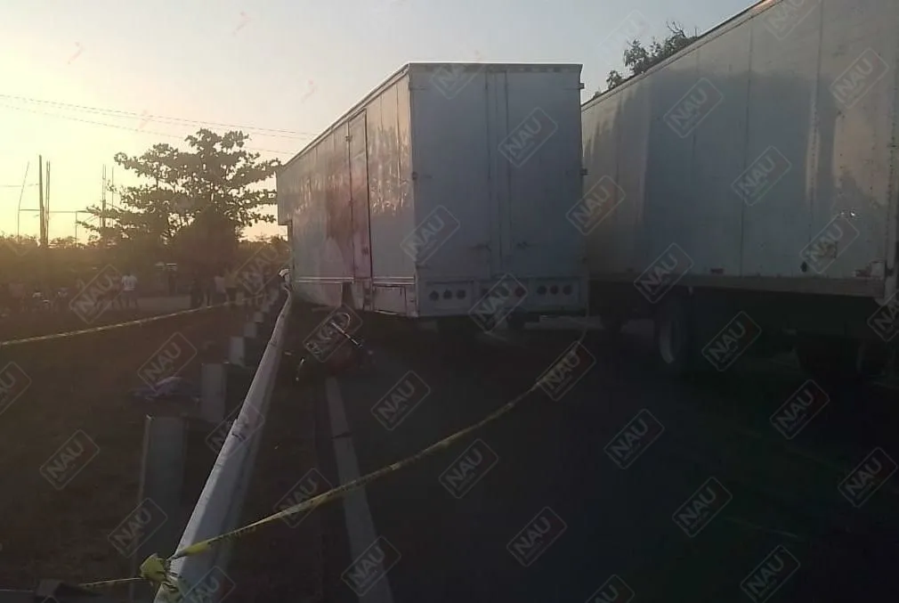 Muere motociclista al ser impactado de frente por un vehículo