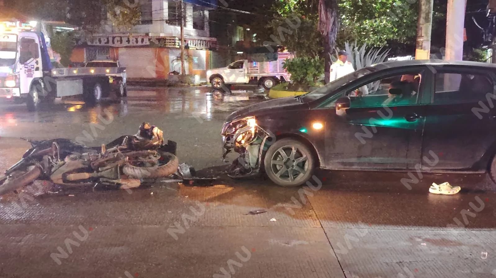 Motociclista derrapa y termina lesionado tras fuerte choque en Tapachula