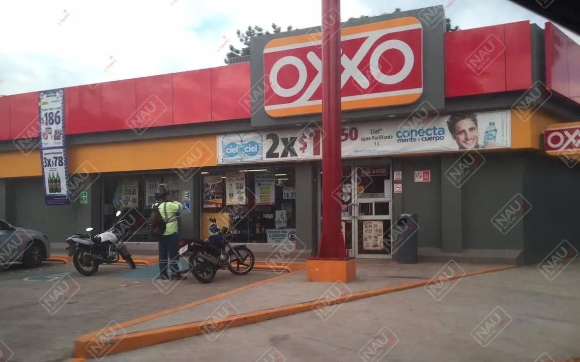Asaltan Oxxo en los primeros minutos de este jueves