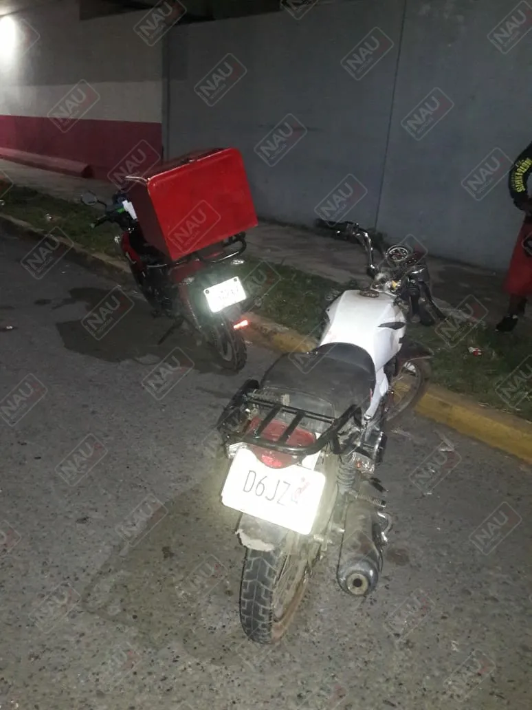 Motociclistas chocaron en la 4ª avenida sur en Tapachula