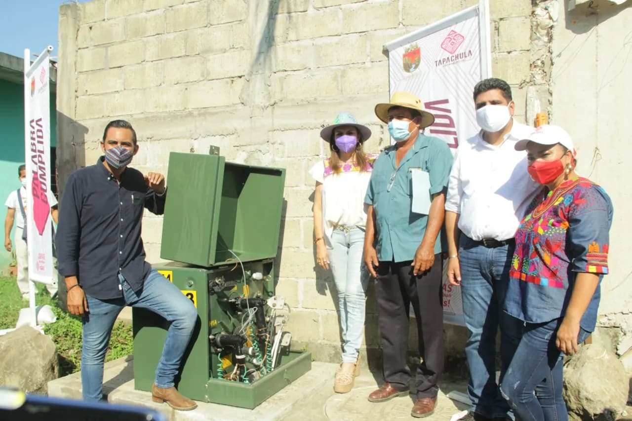 CON AMPLIACIÓN DE ELECTRIFICACIÓN SE VIVE LA CUARTA TRANSFORMACIÓN EN LA COLONIA LOS LIRIOS