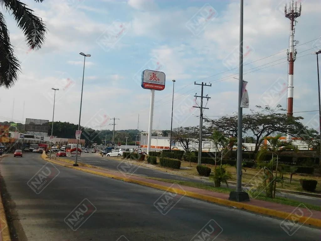 Más de 5 mil pesos se robaron de un carro