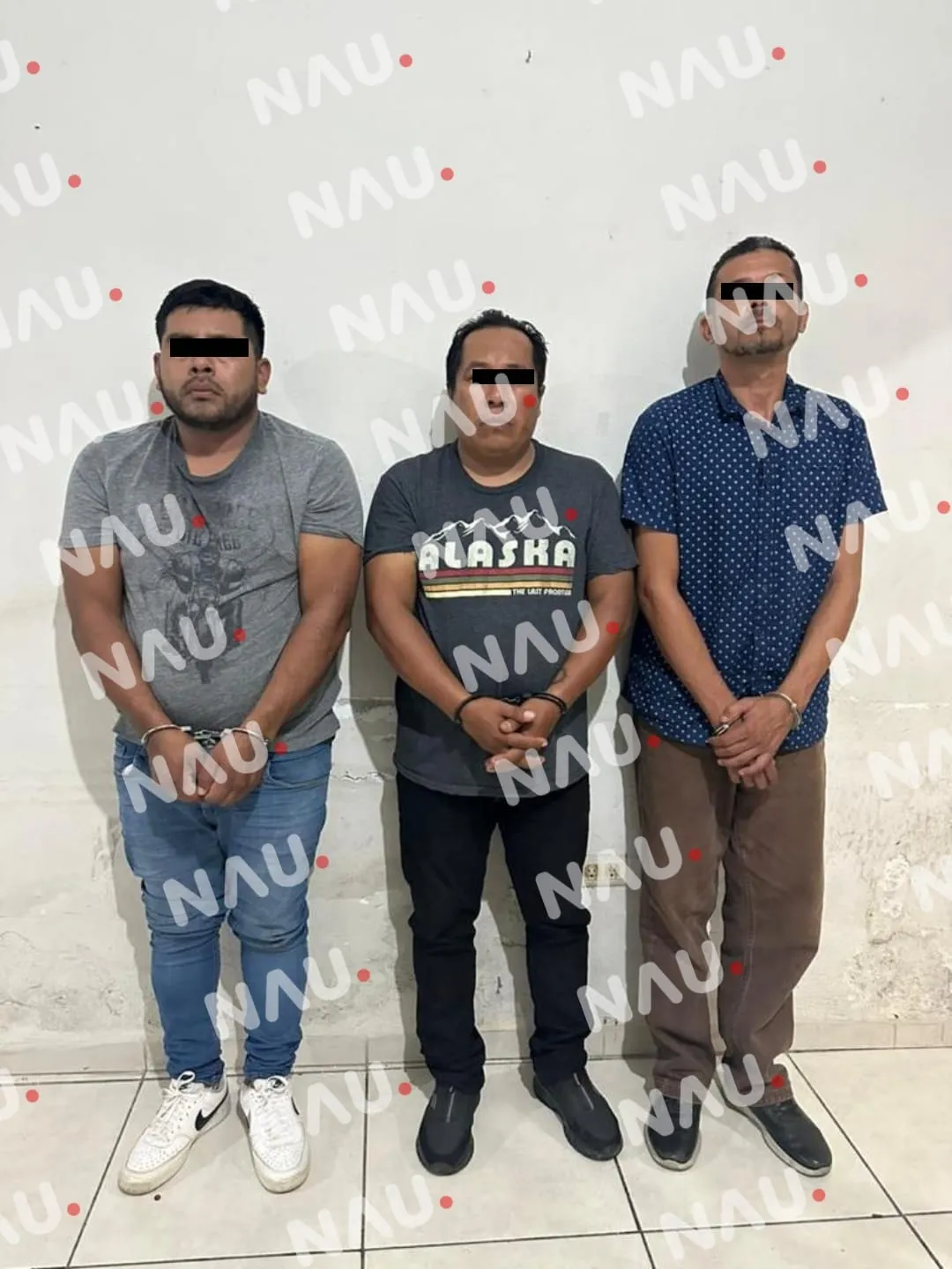 Detienen a tres personas con 30 bolsitas de marihuana y un arma de fuego
