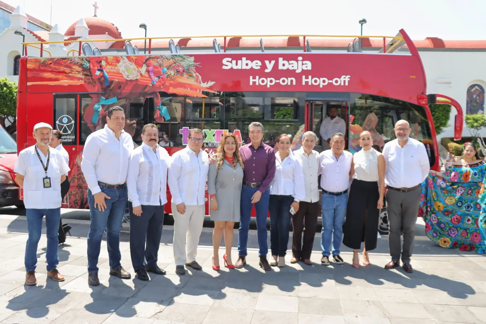 Rutilio Escandón encabeza arranque del servicio de transporte turístico Andabus, en Tuxtla Gutiérrez