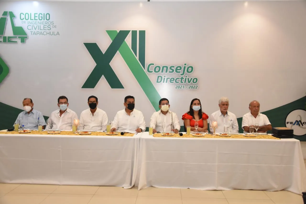 AYUNTAMIENTO DE TAPACHULA RECONOCE LABOR Y APORTE DE INGENIEROS CIVILES AL DESARROLLO DE LA ENTIDAD