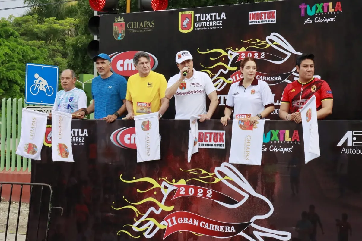 Rutilio Escandón da banderazo de salida en la Gran Carrera Tuchtlán 2022 “Orgullosamente Zoque”