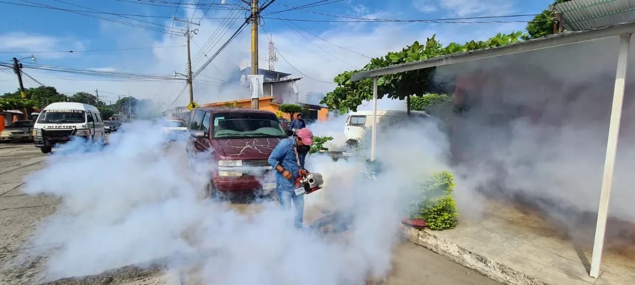 SE MANTIENEN LOS OPERATIVOS CONTRA DENGUE, ZYKA Y CHIKUNGUNYA EN COLONIAS DE TAPACHULA
